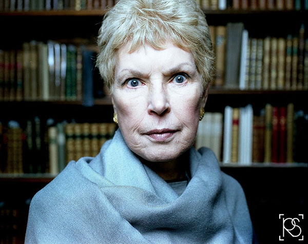 RUTH RENDELL AUTHOR OF MYSTERY AND CRIME NOVELS PICTERED AT CHAWTON HOUSE IN 2003. Â©RUSSELL SACH - 0771 882 6138